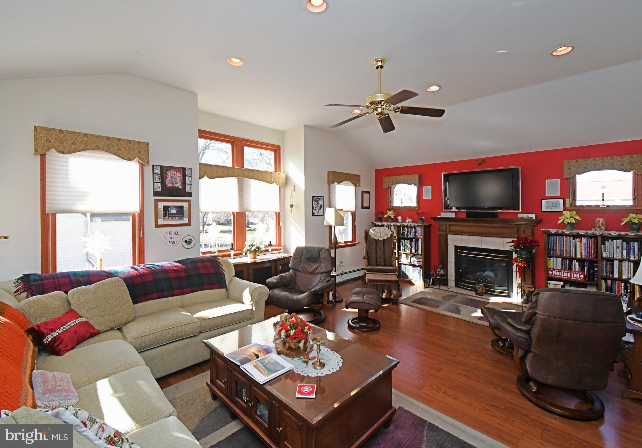 FEASTERVILLE HGTS - Residential