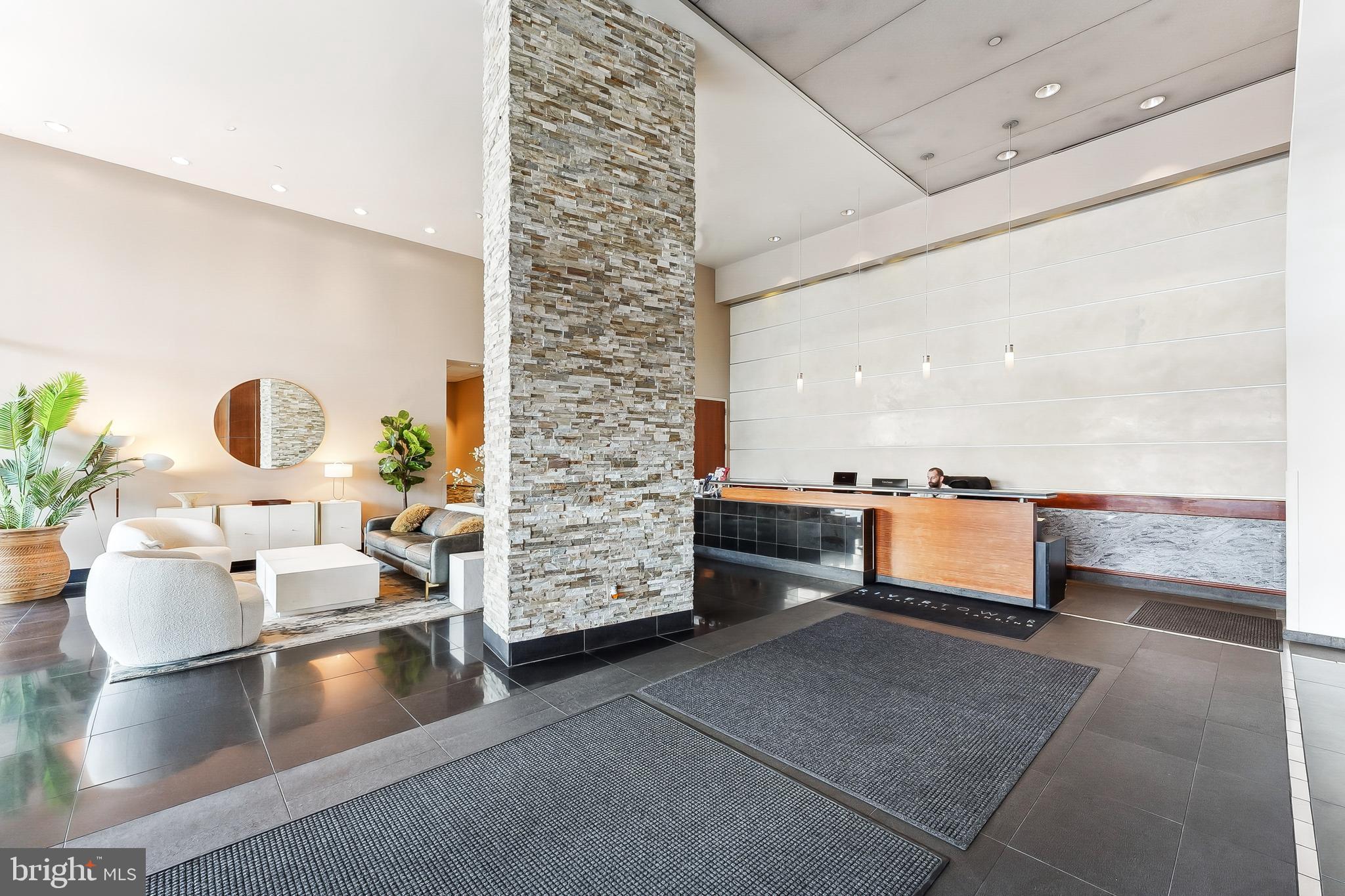 RIVER TOWER CHRIST L - Residential