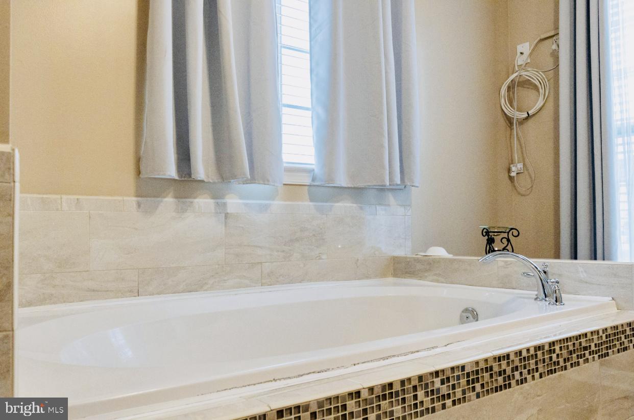 SURRATTS CROSSING - Residential