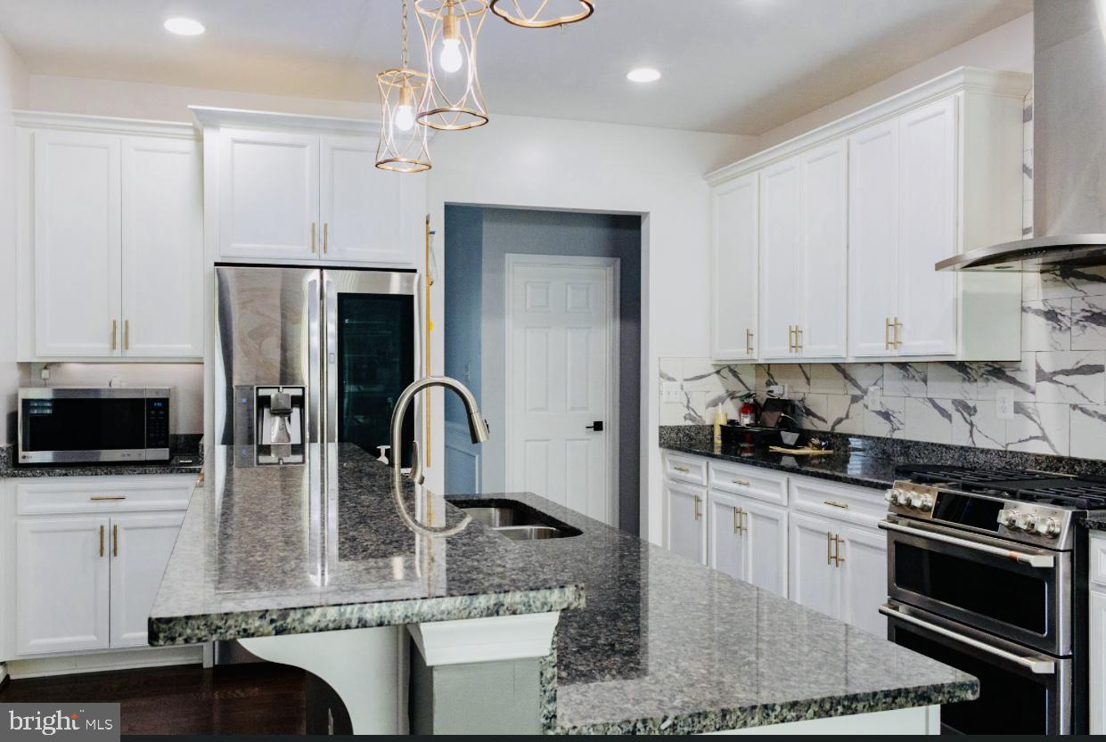 SURRATTS CROSSING - Residential