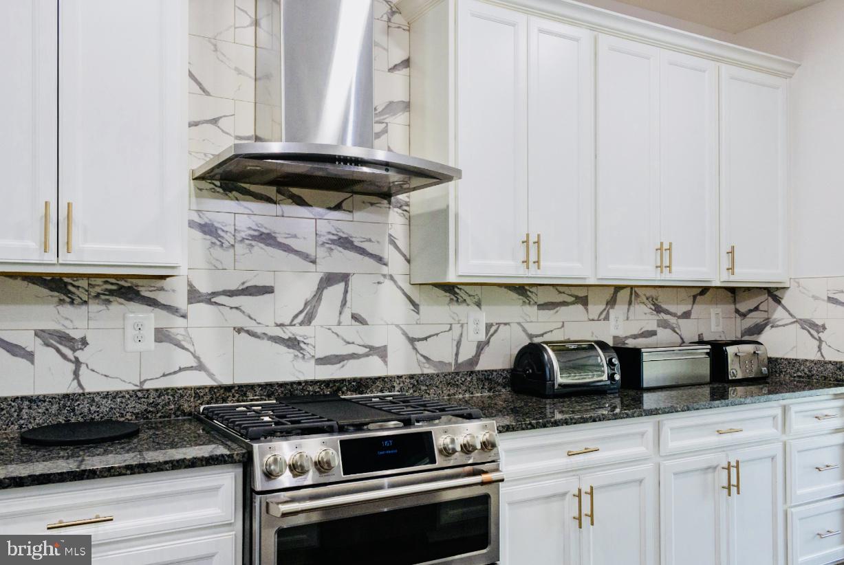 SURRATTS CROSSING - Residential