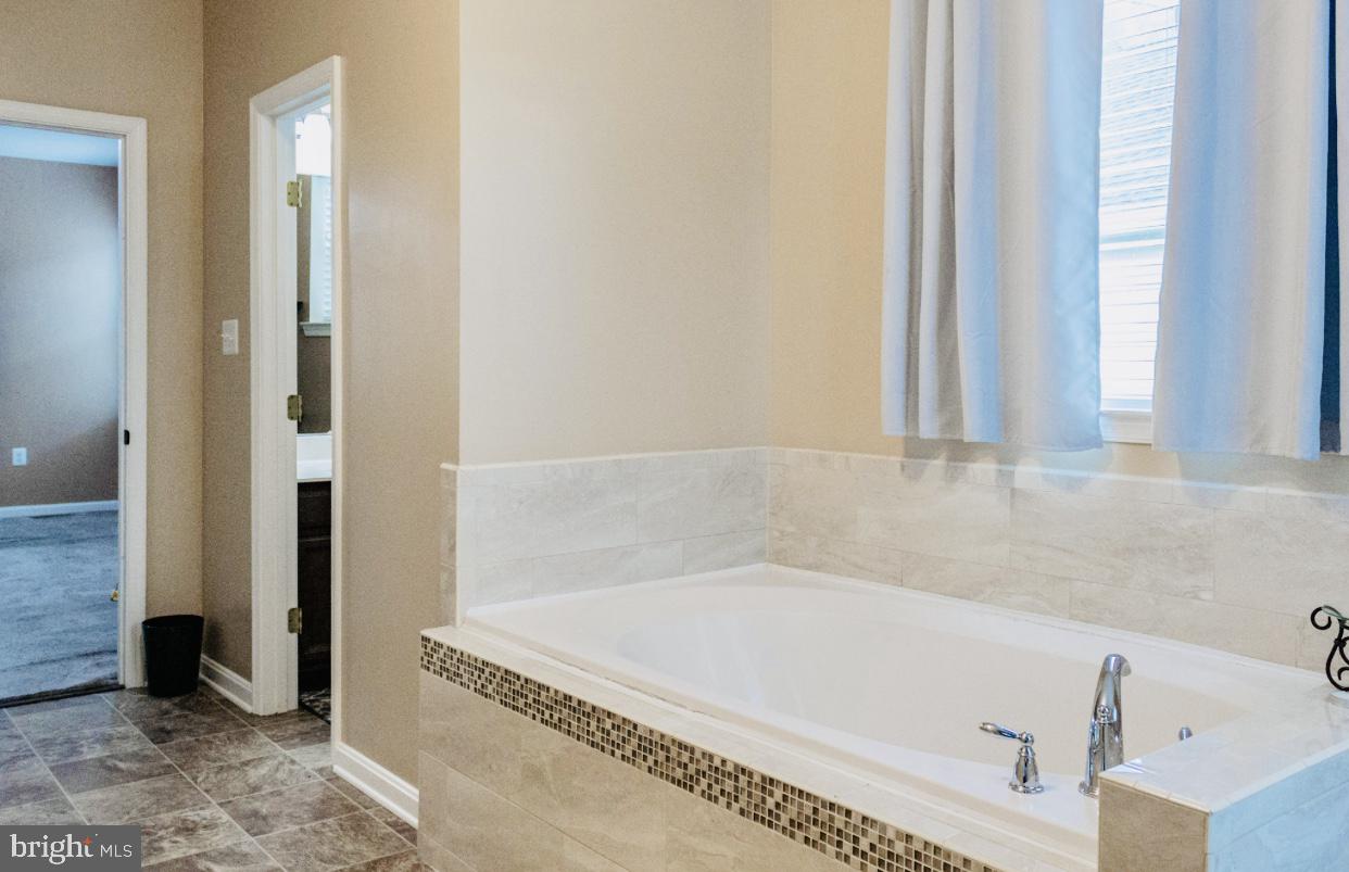 SURRATTS CROSSING - Residential