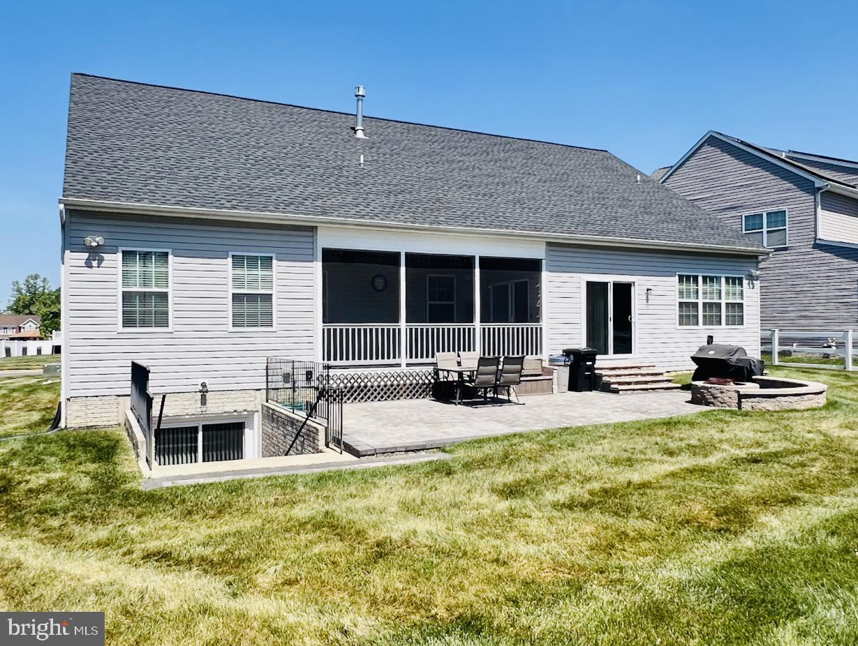 SURRATTS CROSSING - Residential