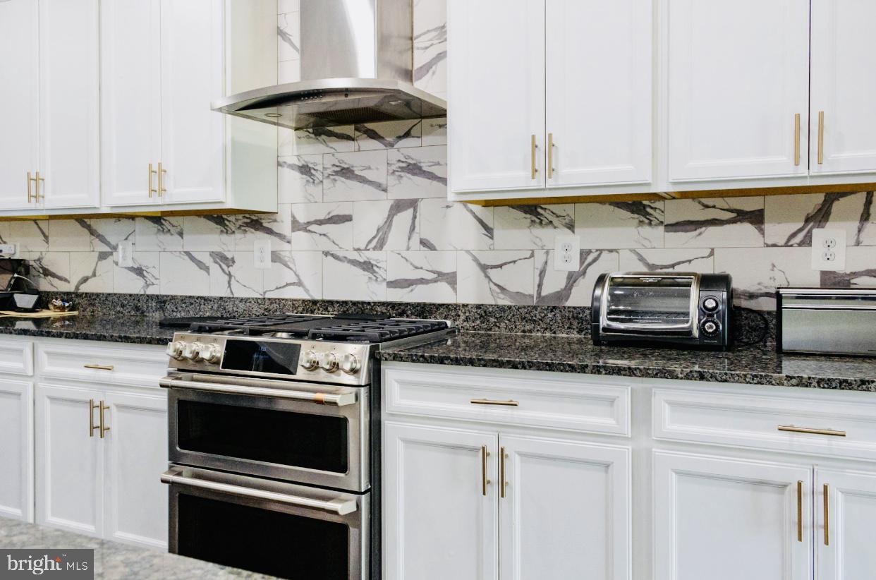 SURRATTS CROSSING - Residential