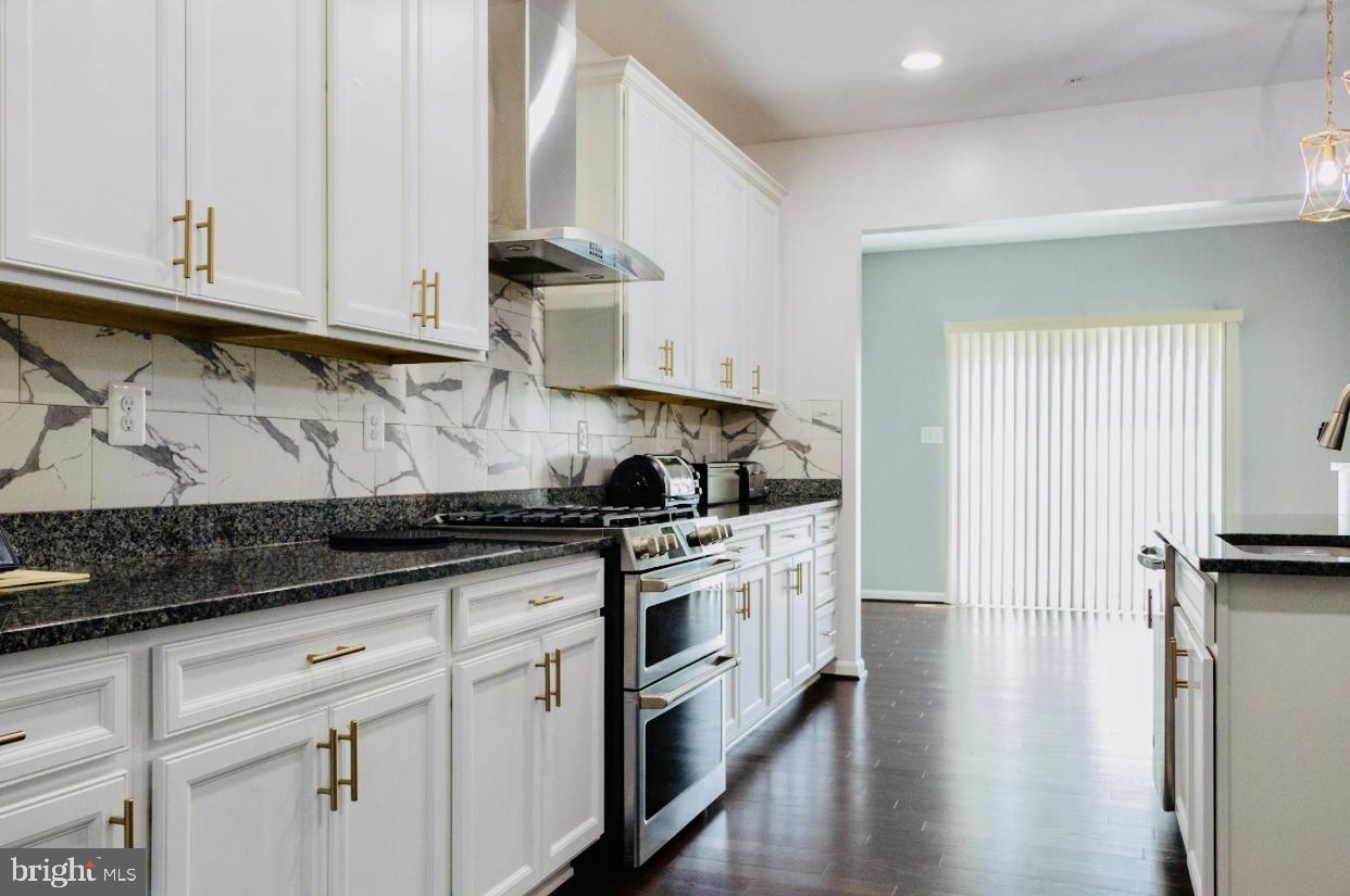 SURRATTS CROSSING - Residential