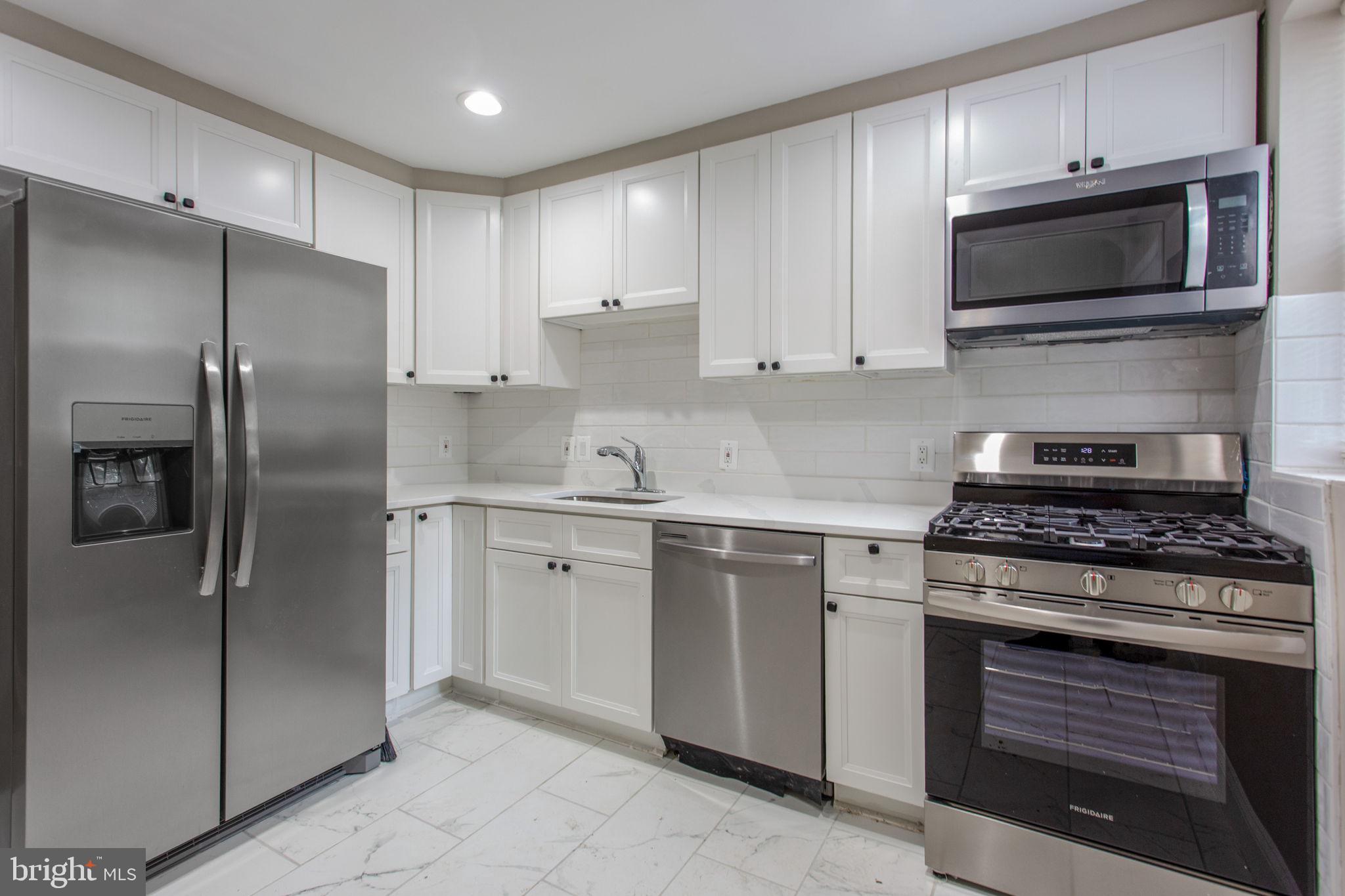 SANDTOWN-WINCHESTER - Residential