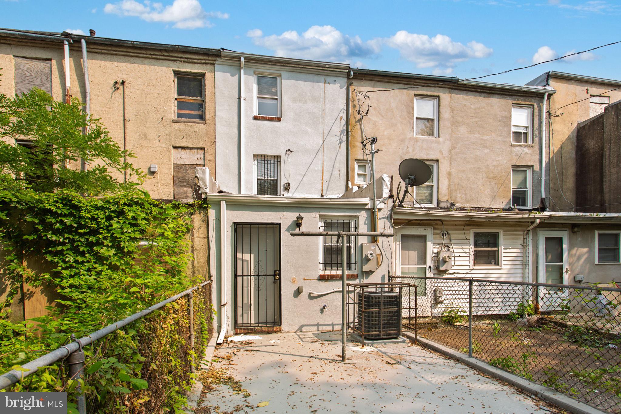 SANDTOWN-WINCHESTER - Residential