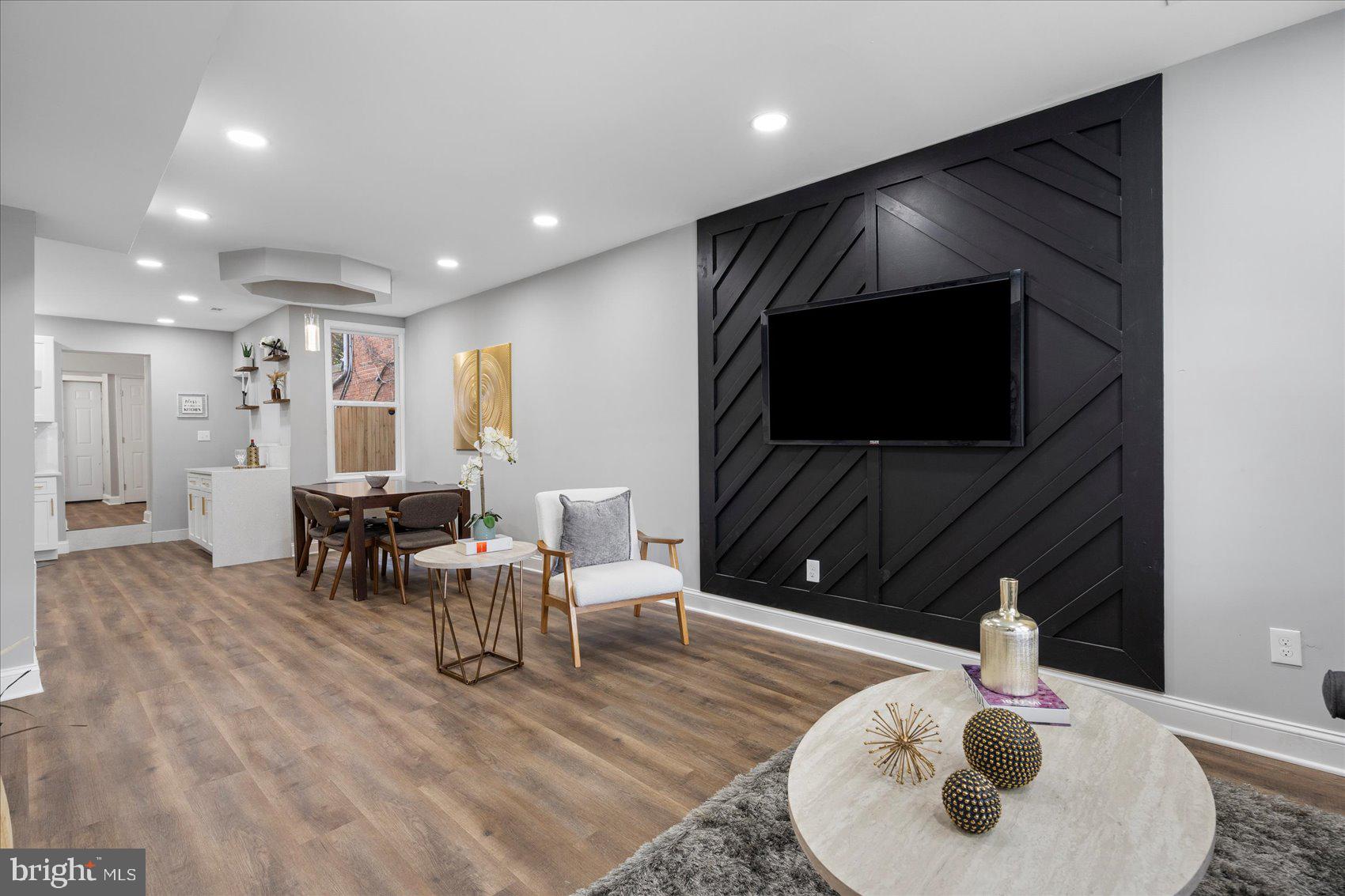 2754 ELLICOTT DRIVEWAY