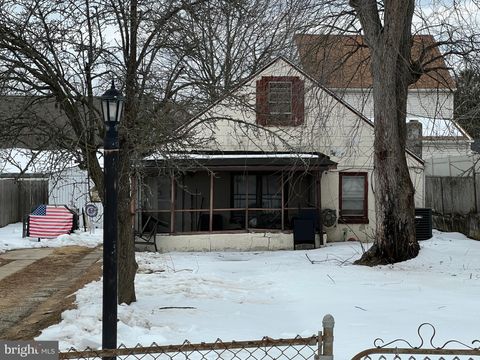 Homes For Sale - 535 Roosevelt Avenue<br/> GLENDORA, NJ 08029