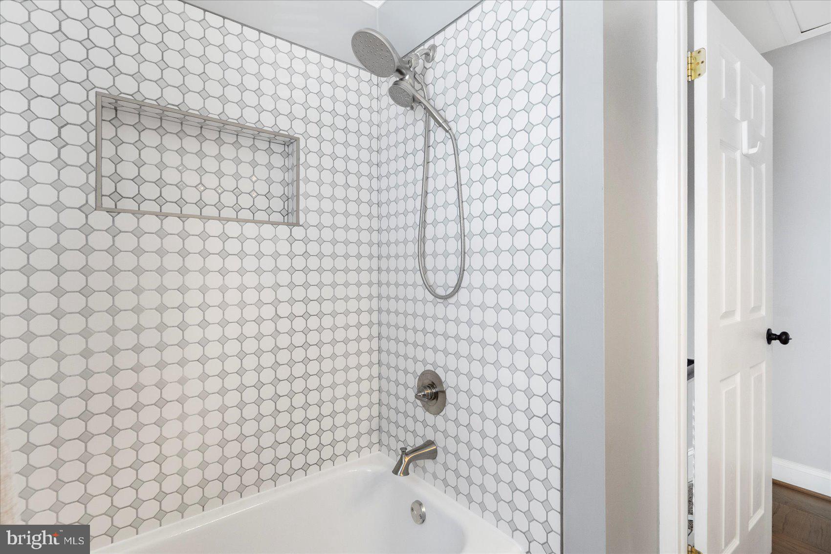 WYNNEWOOD - Residential