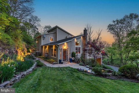 Homes For Sale - 272 Headquarters Road<br/> Bucks County, ERWINNA, PA 18920