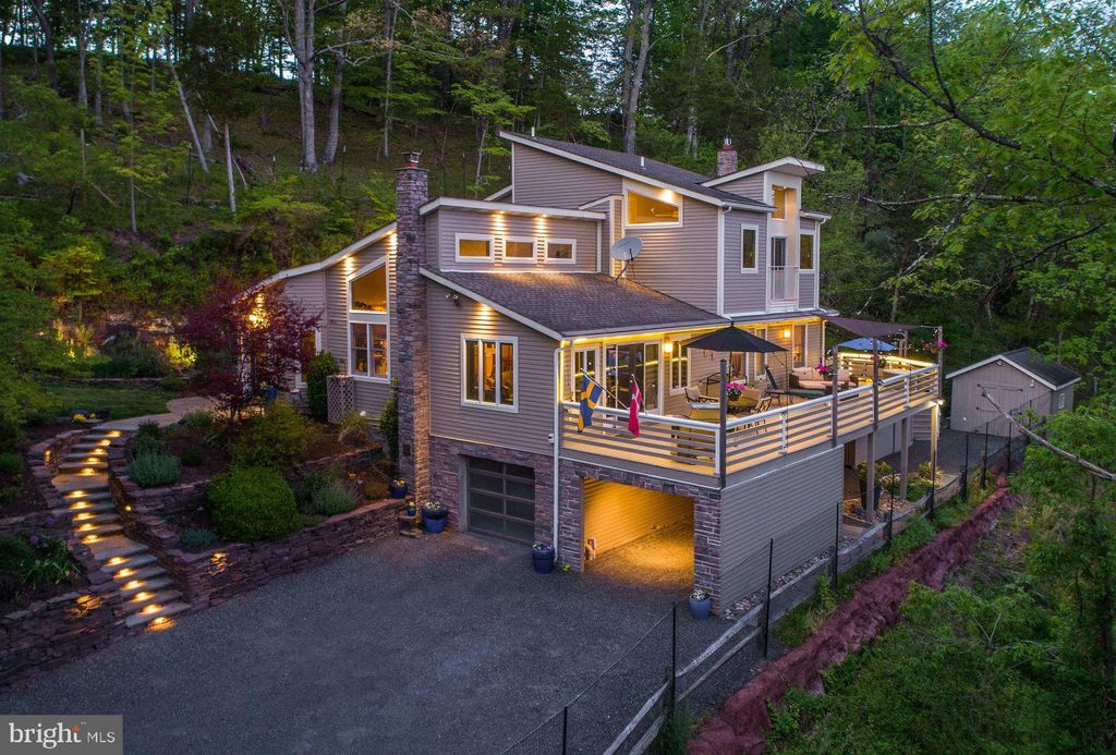 Photo of 272 Headquarters Road, ERWINNA, PA 18920 (MLS # PABU2121478)