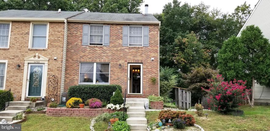 Lovely end unit. 3 level, 4 bdrm, 3 bath home in secluded community. Several upgrades. Shows pride of ownership. Granite counter tops/new breakfast bar & hardwood flooring on entrance level. New carpet in master bdrm;new paint & carpet on lower level bdrm. Upper deck & lower patio.  HVAC (2016). Landscaped; mature trees in backyard provide privacy.Two parking spaces. Close to I-95 & Potomac Mills.