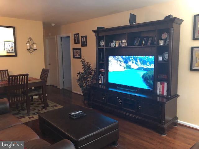 NEW CARROLLTON - Residential