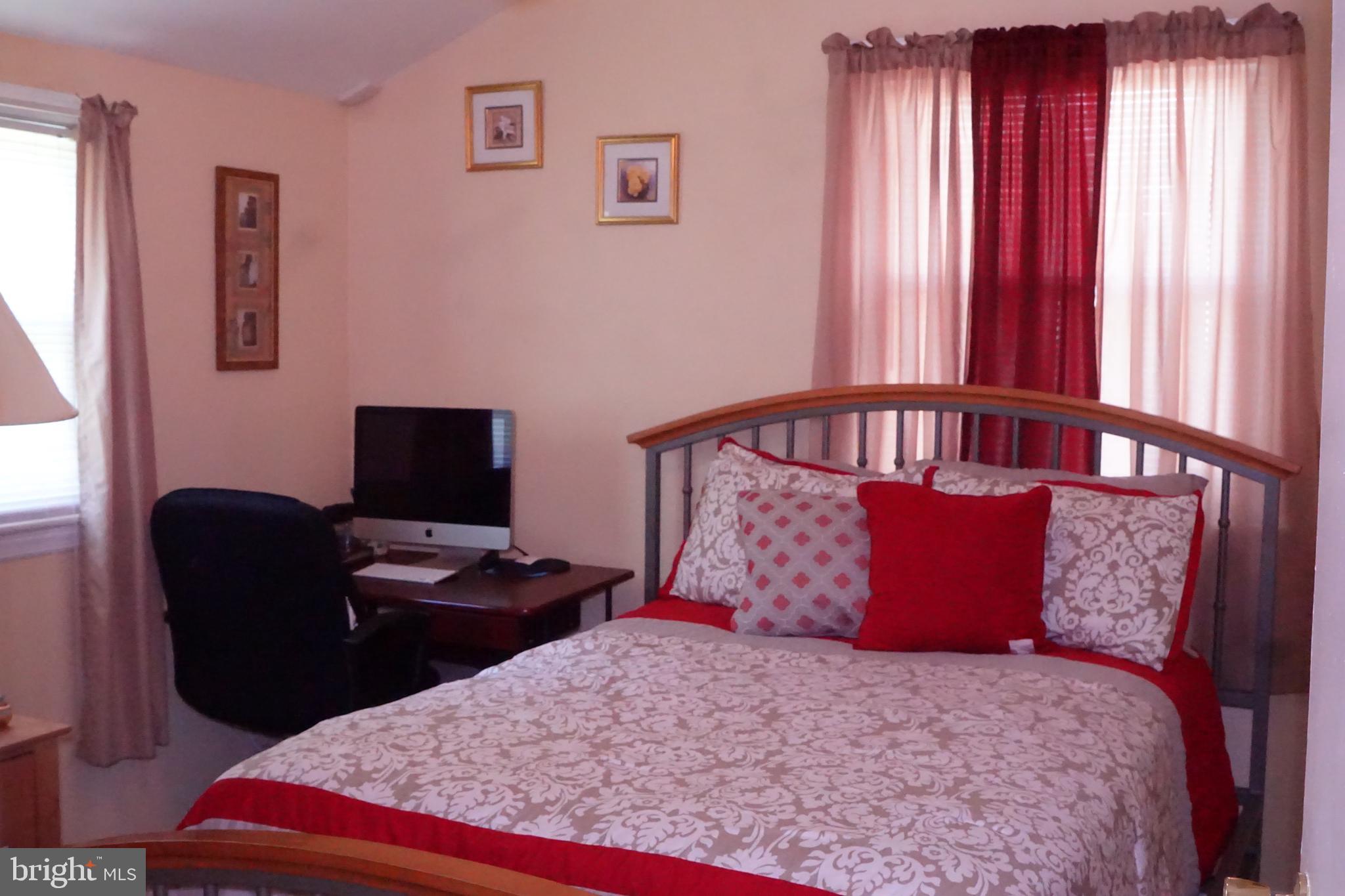 NEW CARROLLTON - Residential