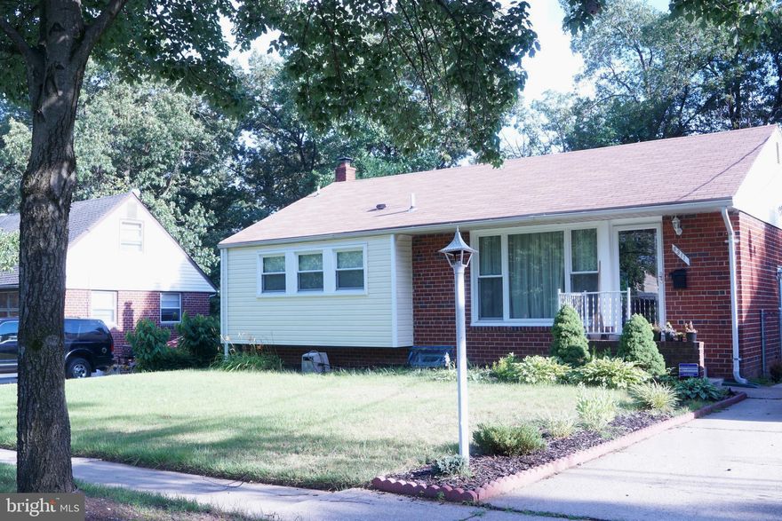 Quiet Neighborhood. In move-in condition, offering 3 bedrooms, 1.5 baths, eat-in-kitchen with beautiful cabinets, Central A/C, large fenced backyard, brick patio, Beautiful wood floors, brick patio, drive way. Close to shopping and Beltway