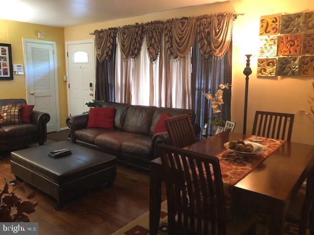 NEW CARROLLTON - Residential