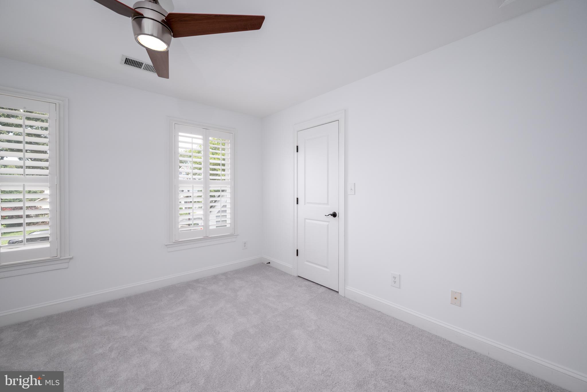 VIENNA WOODS - Residential