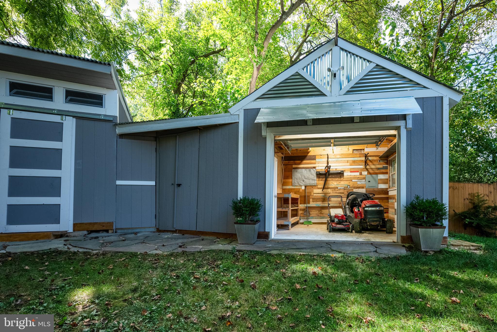 VIENNA WOODS - Residential