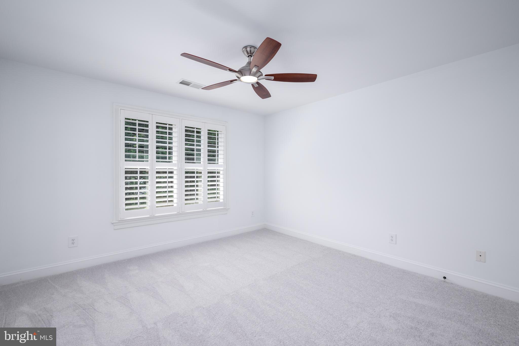 VIENNA WOODS - Residential