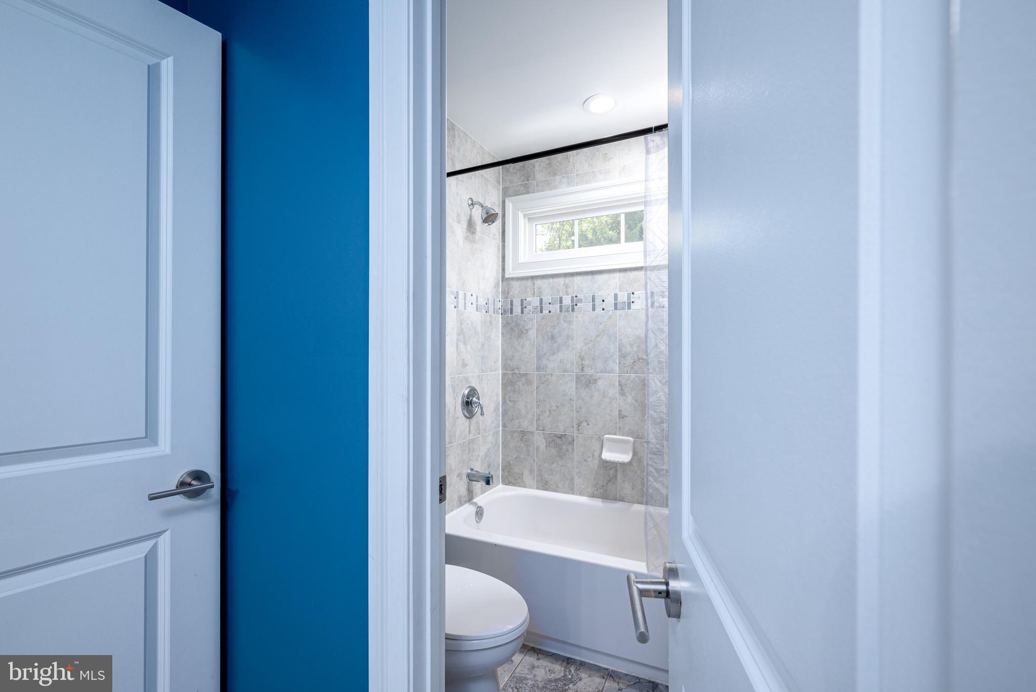 VIENNA WOODS - Residential