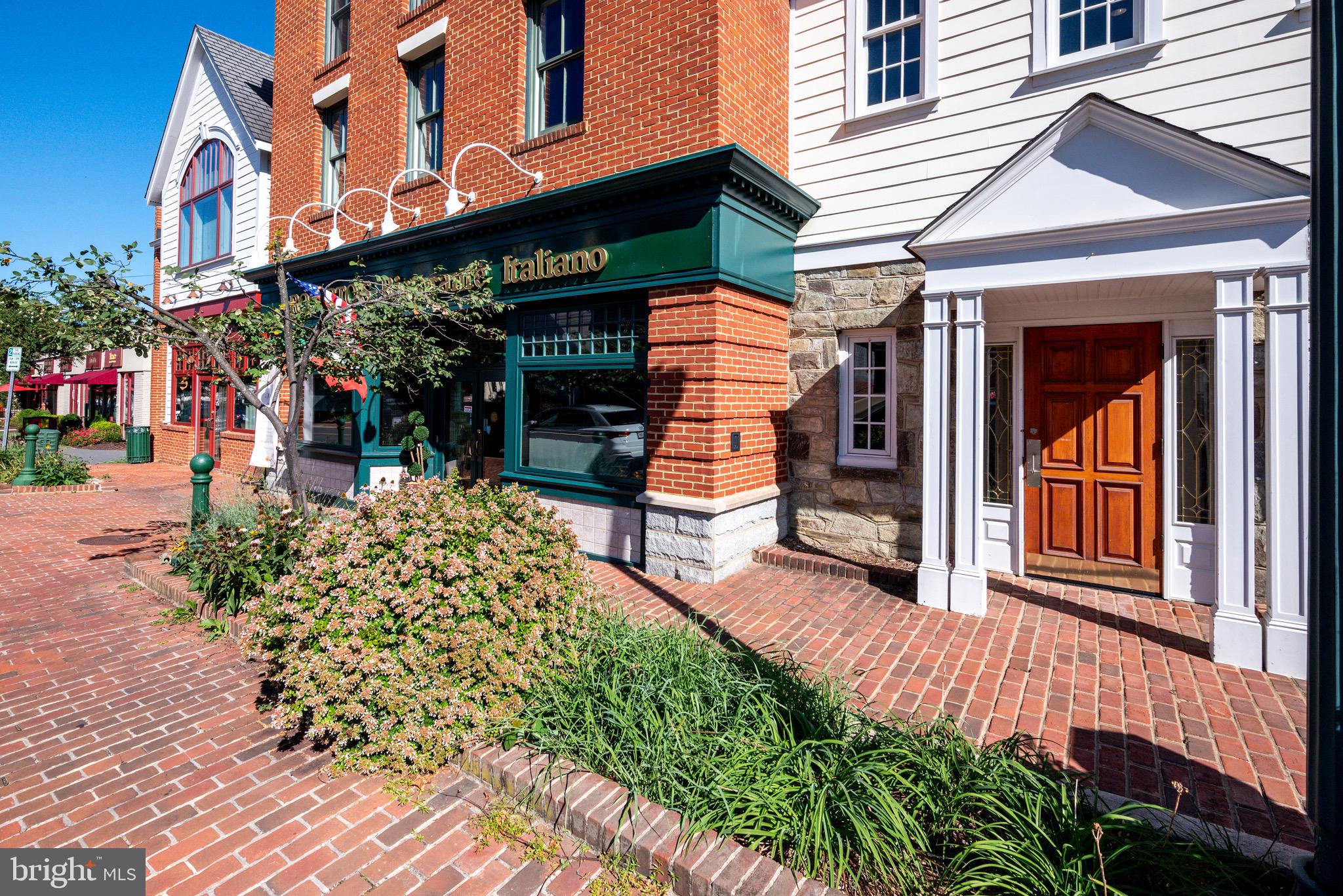 VIENNA WOODS - Residential