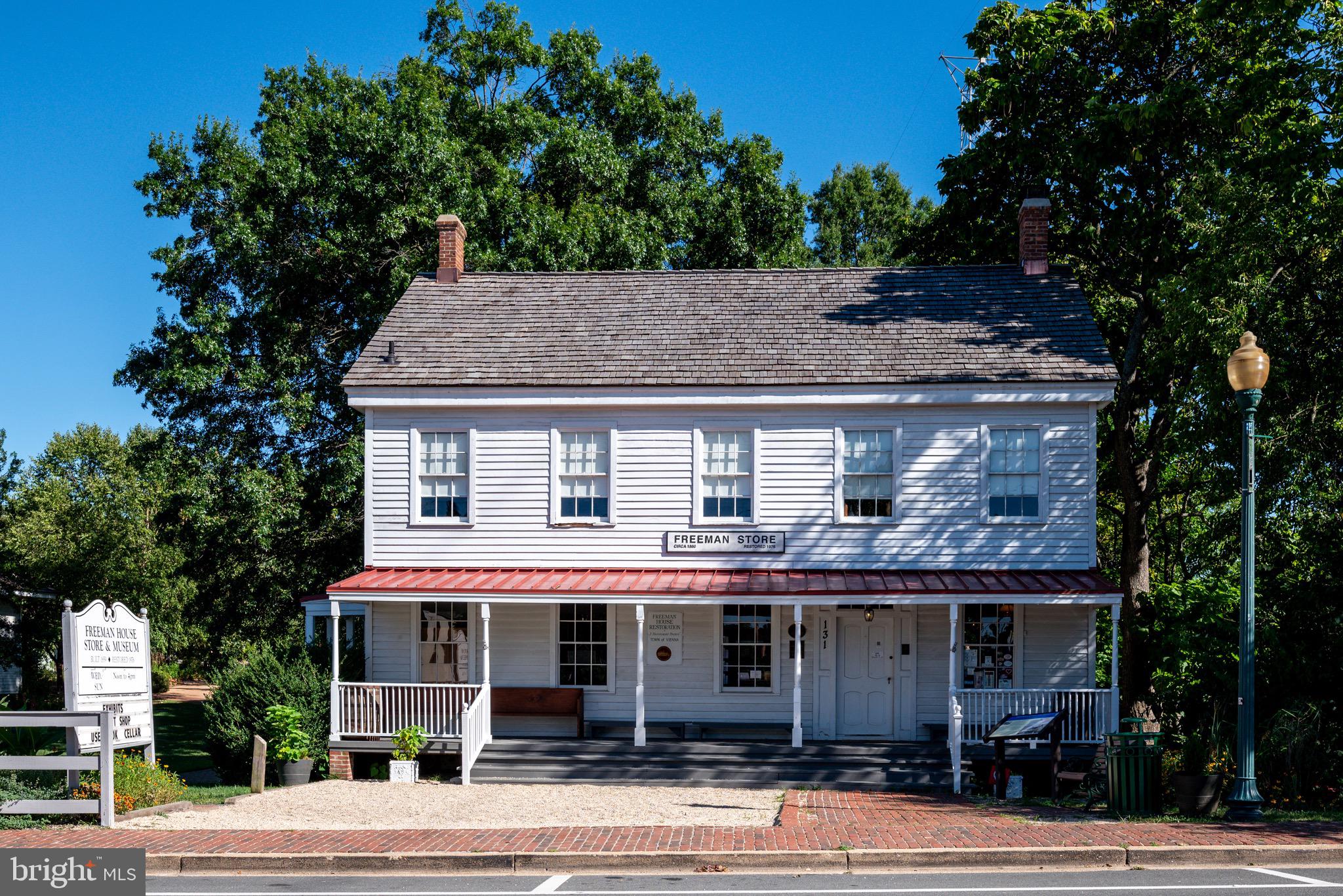 VIENNA WOODS - Residential