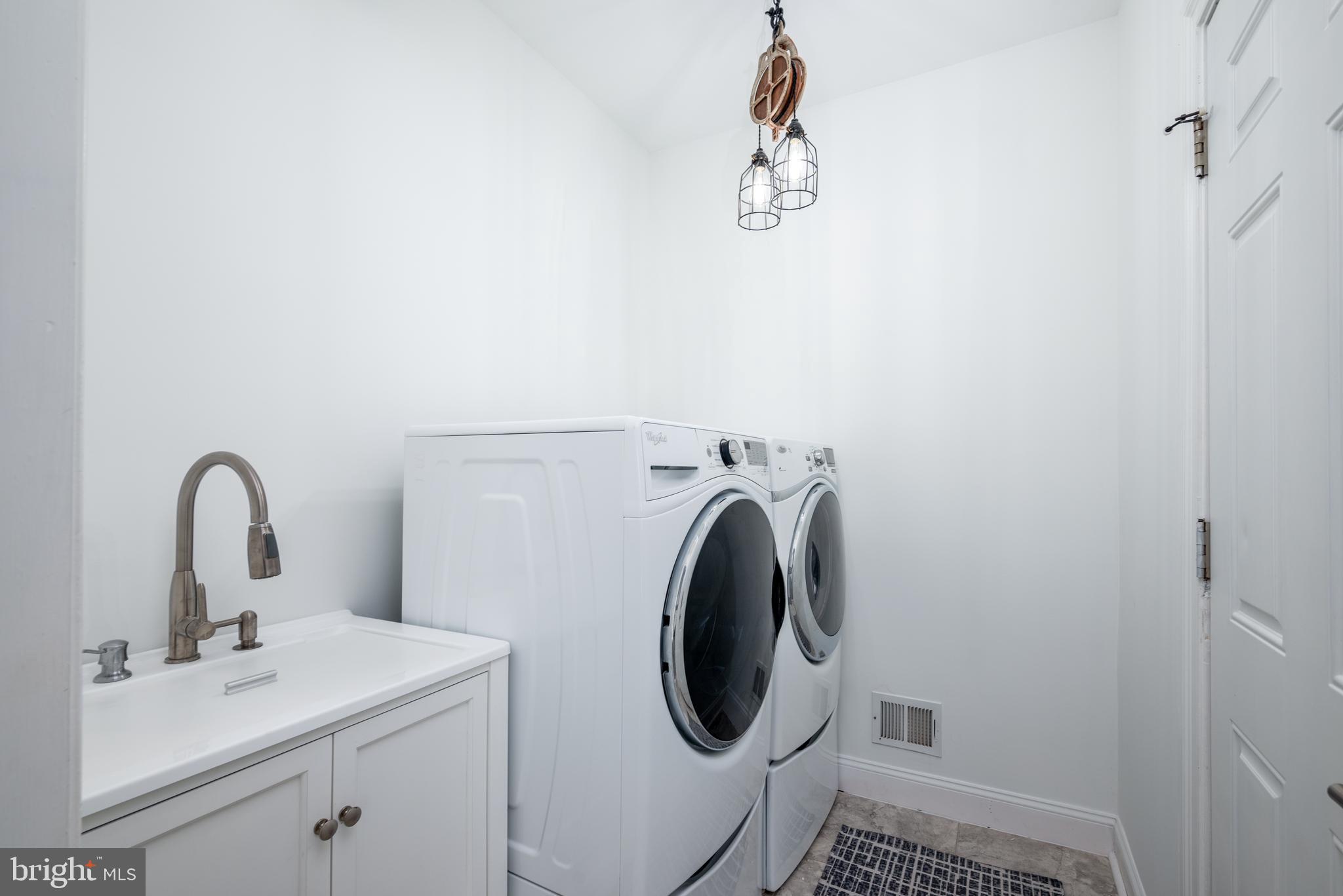 VIENNA WOODS - Residential