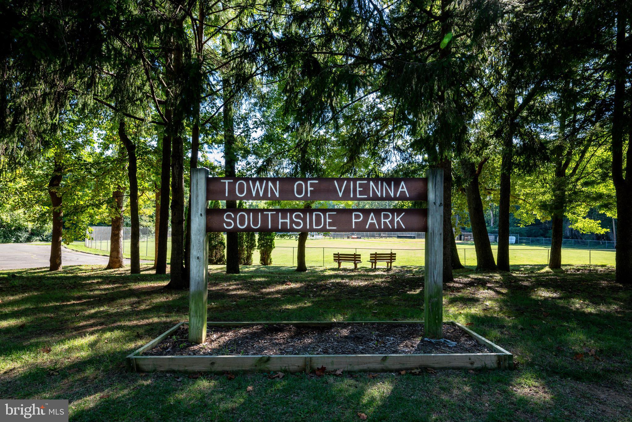 VIENNA WOODS - Residential