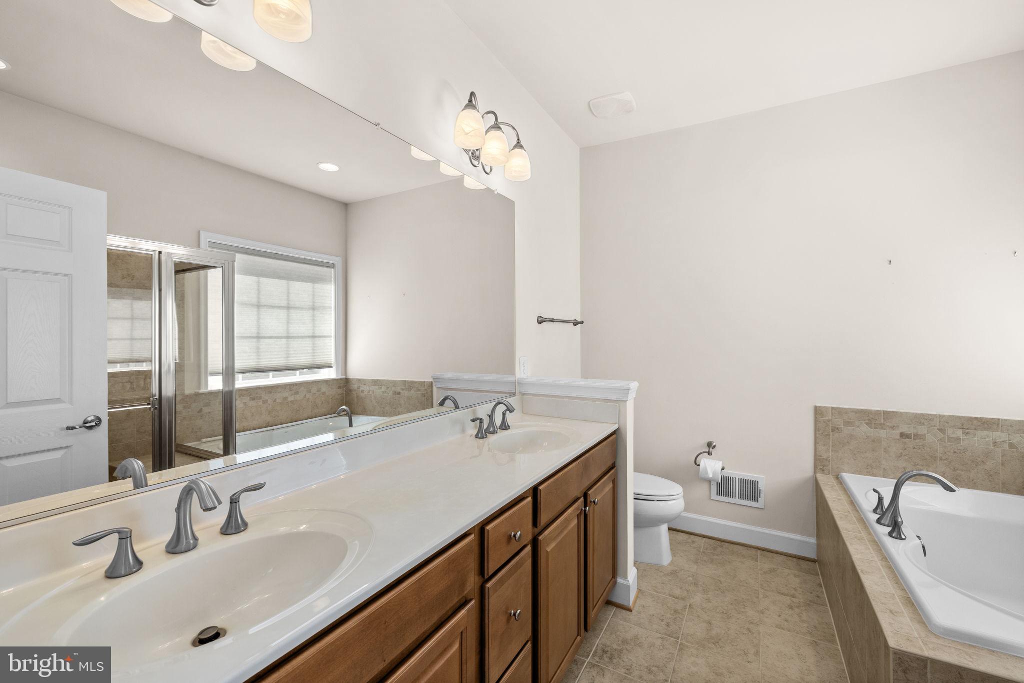 VIRGINIA HERITAGE AT LEE'S PARK - Residential