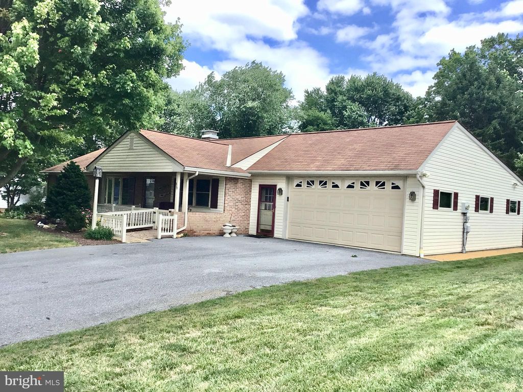 Photo of 319 S Hillcrest Avenue, Quarryville, PA 17566 (MLS # PALA2054874)