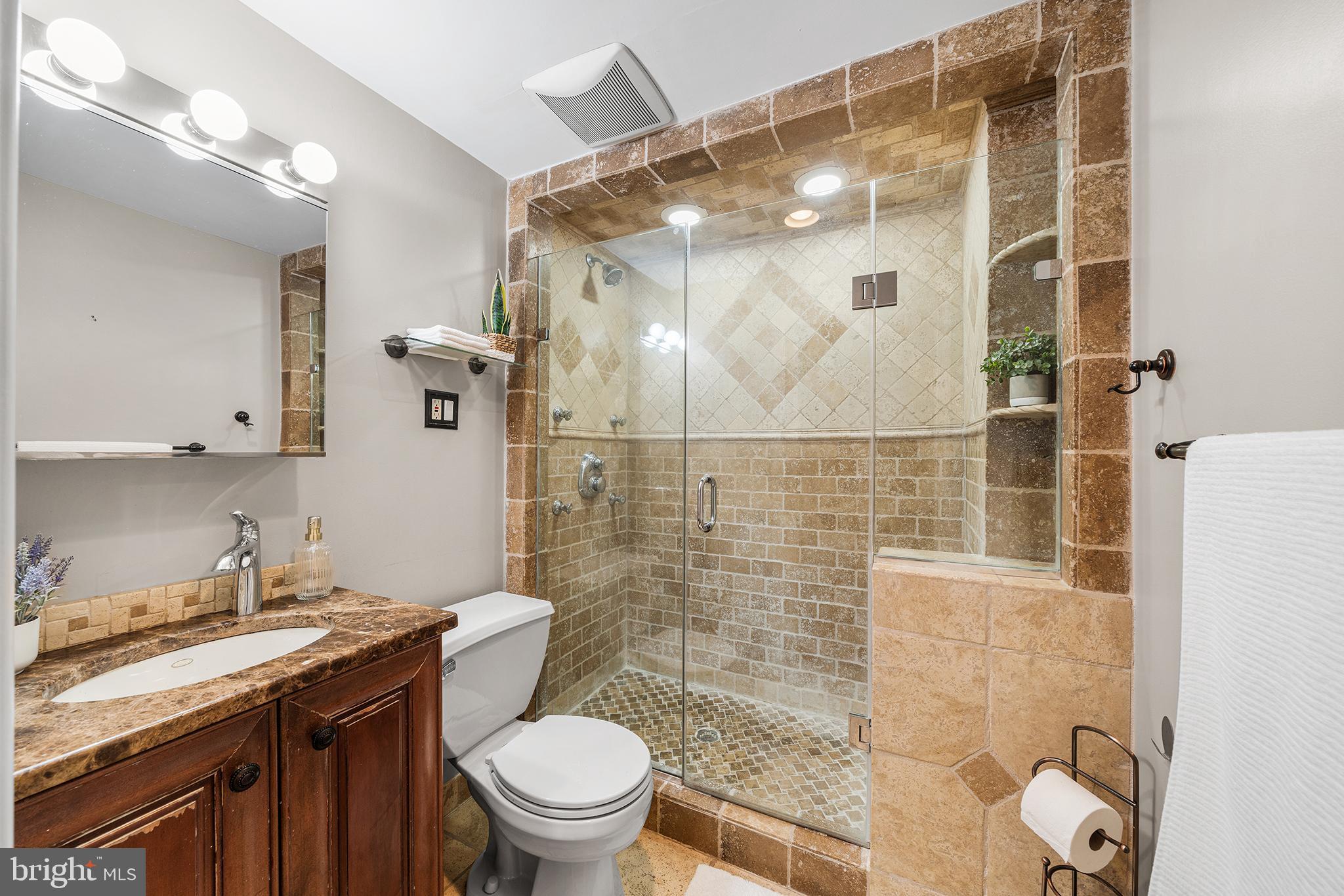 PASSYUNK SQUARE - Residential