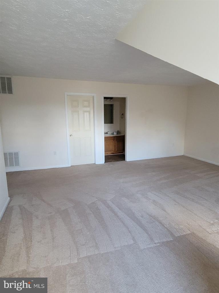 HAMPSHIRE - Residential Lease