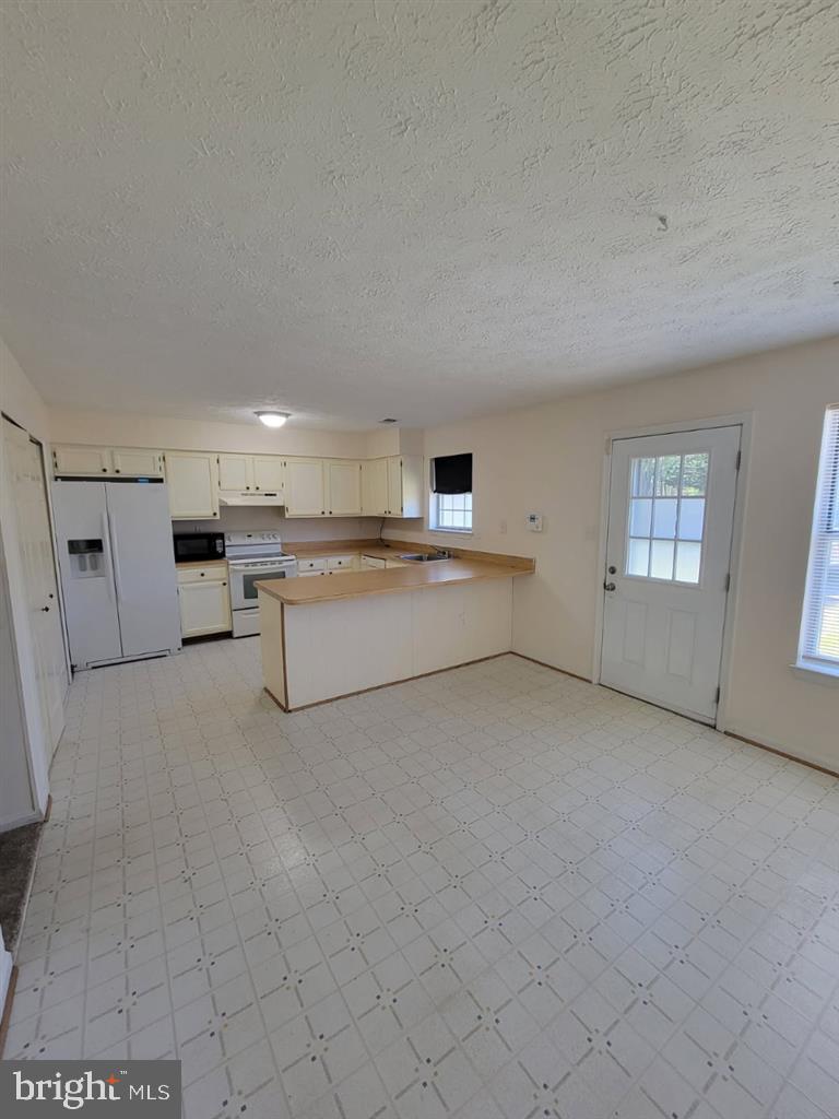 HAMPSHIRE - Residential Lease