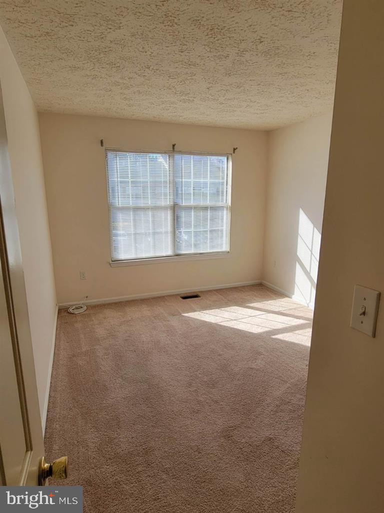 HAMPSHIRE - Residential Lease