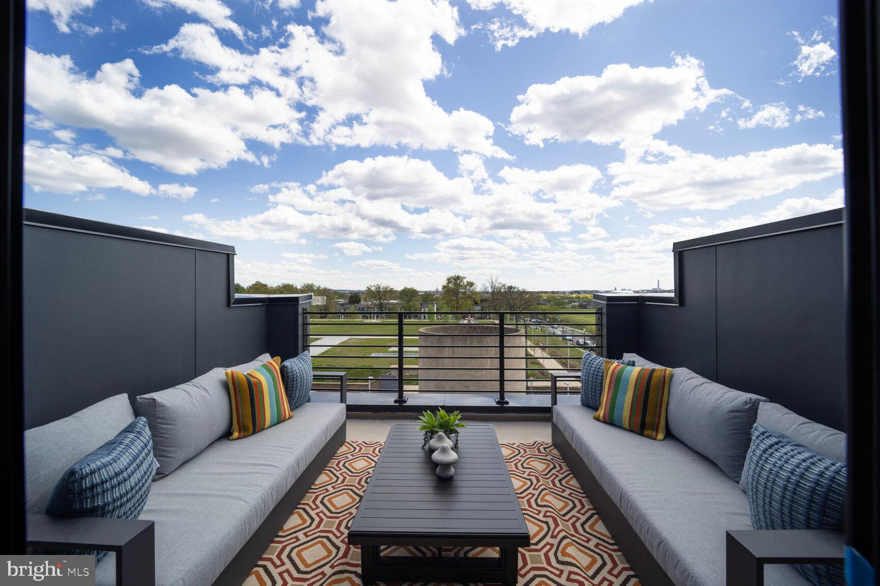 RESERVOIR DISTRICT - Residential