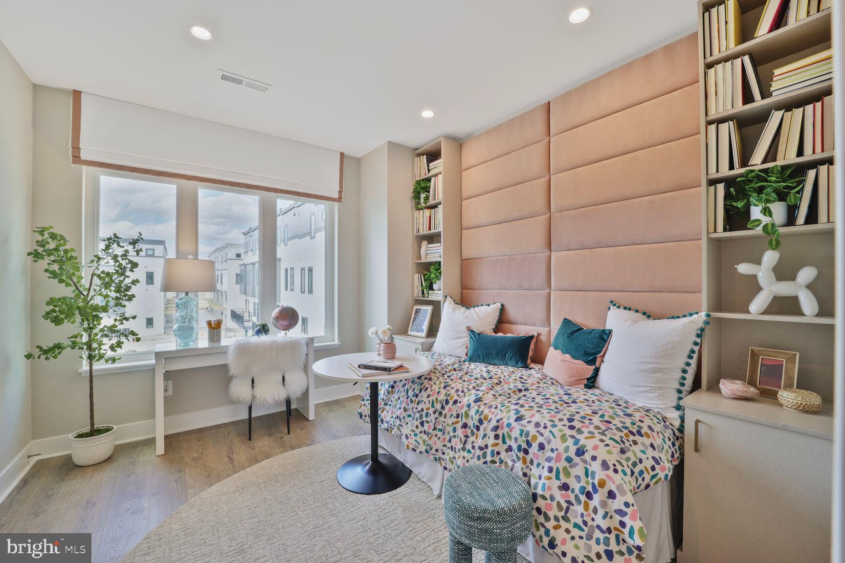 RESERVOIR DISTRICT - Residential