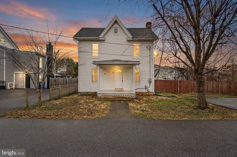 4 PENNSYLVANIA DRIVE WALKERSVILLE MD 21793