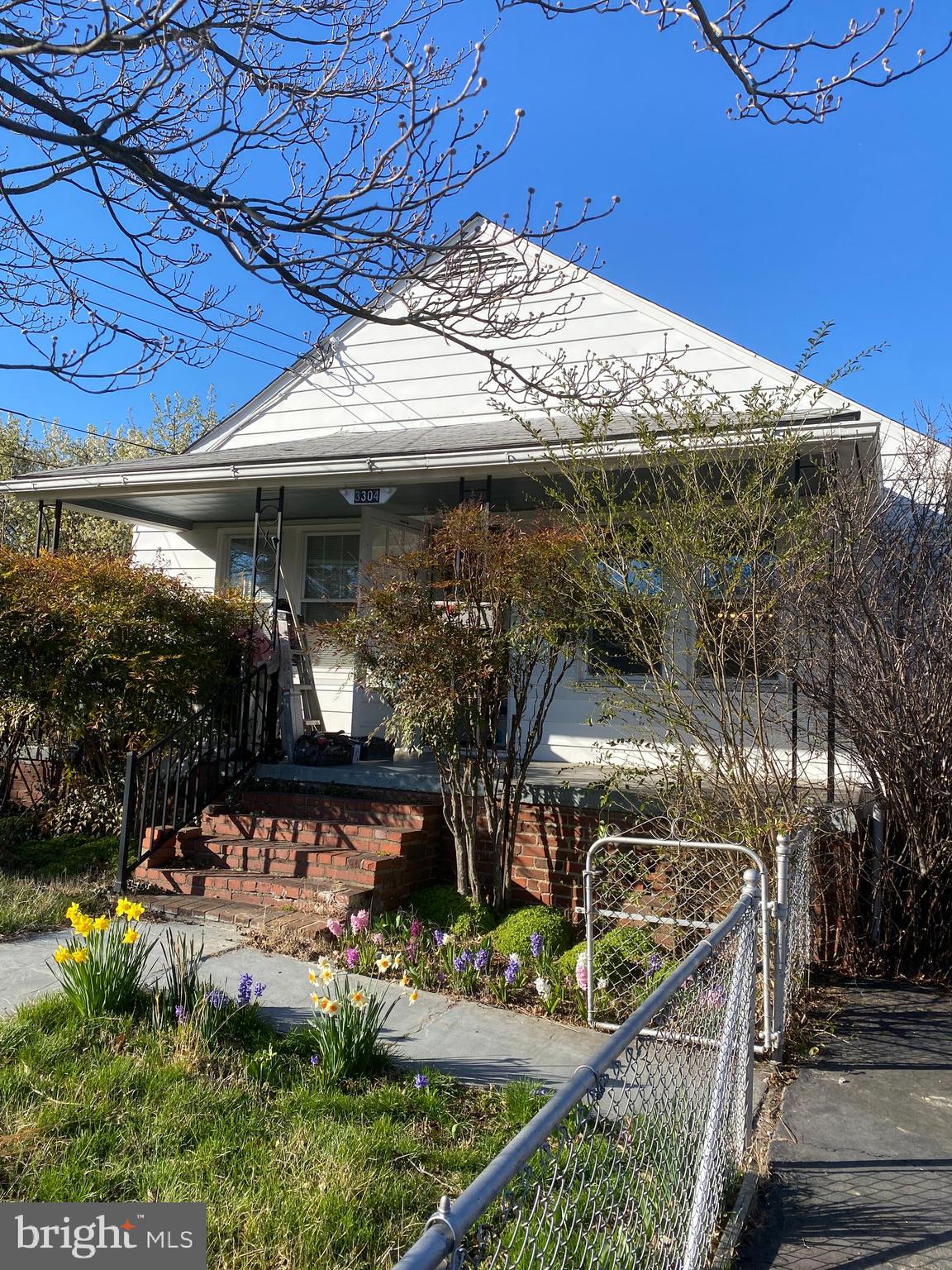 3304 CLAYBORNE AVENUE