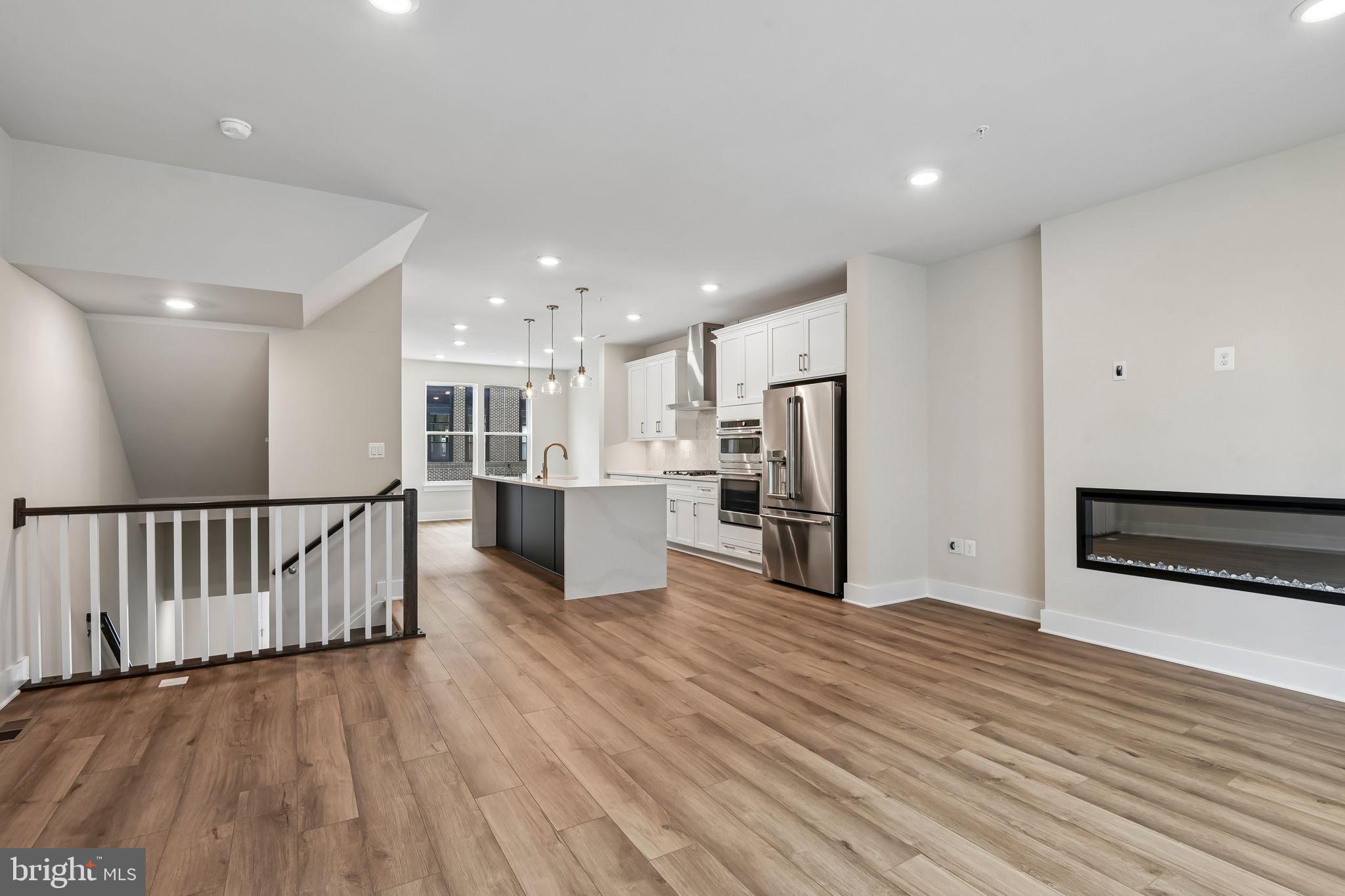 2727 FERRY BAR DRIVE