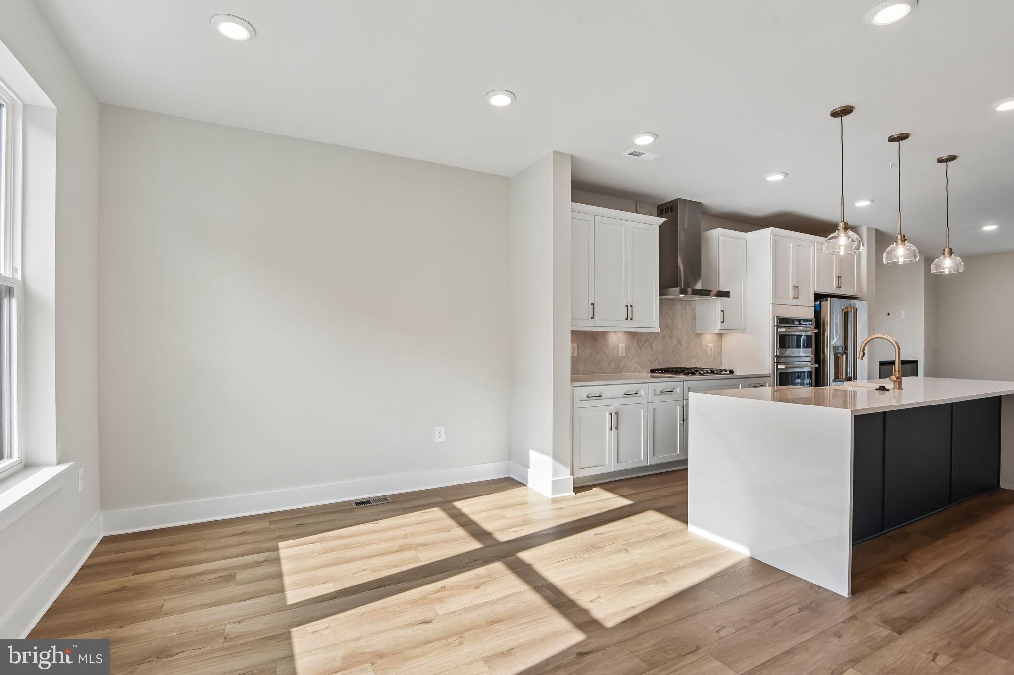 2727 FERRY BAR DRIVE