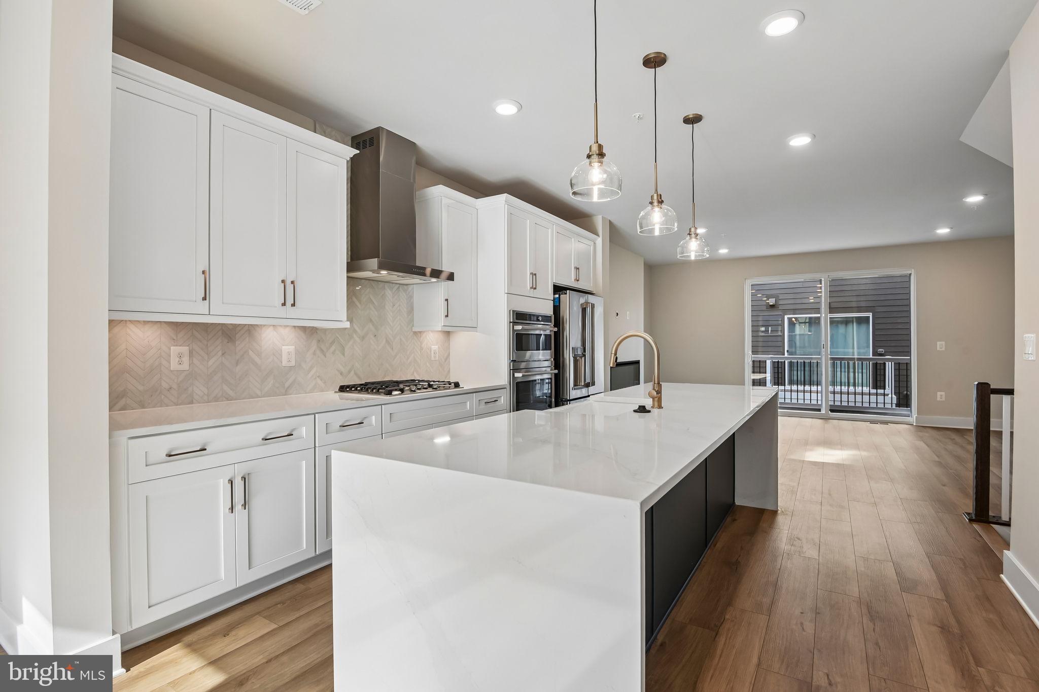 2727 FERRY BAR DRIVE