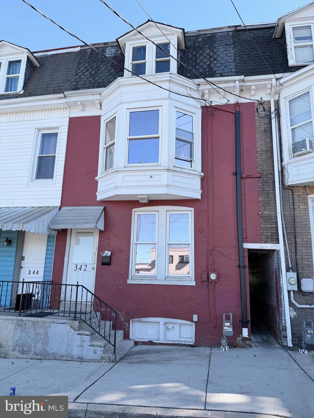 Photo of 342 E Cottage Place, YORK, PA 17403 (MLS # PAYK2092120)