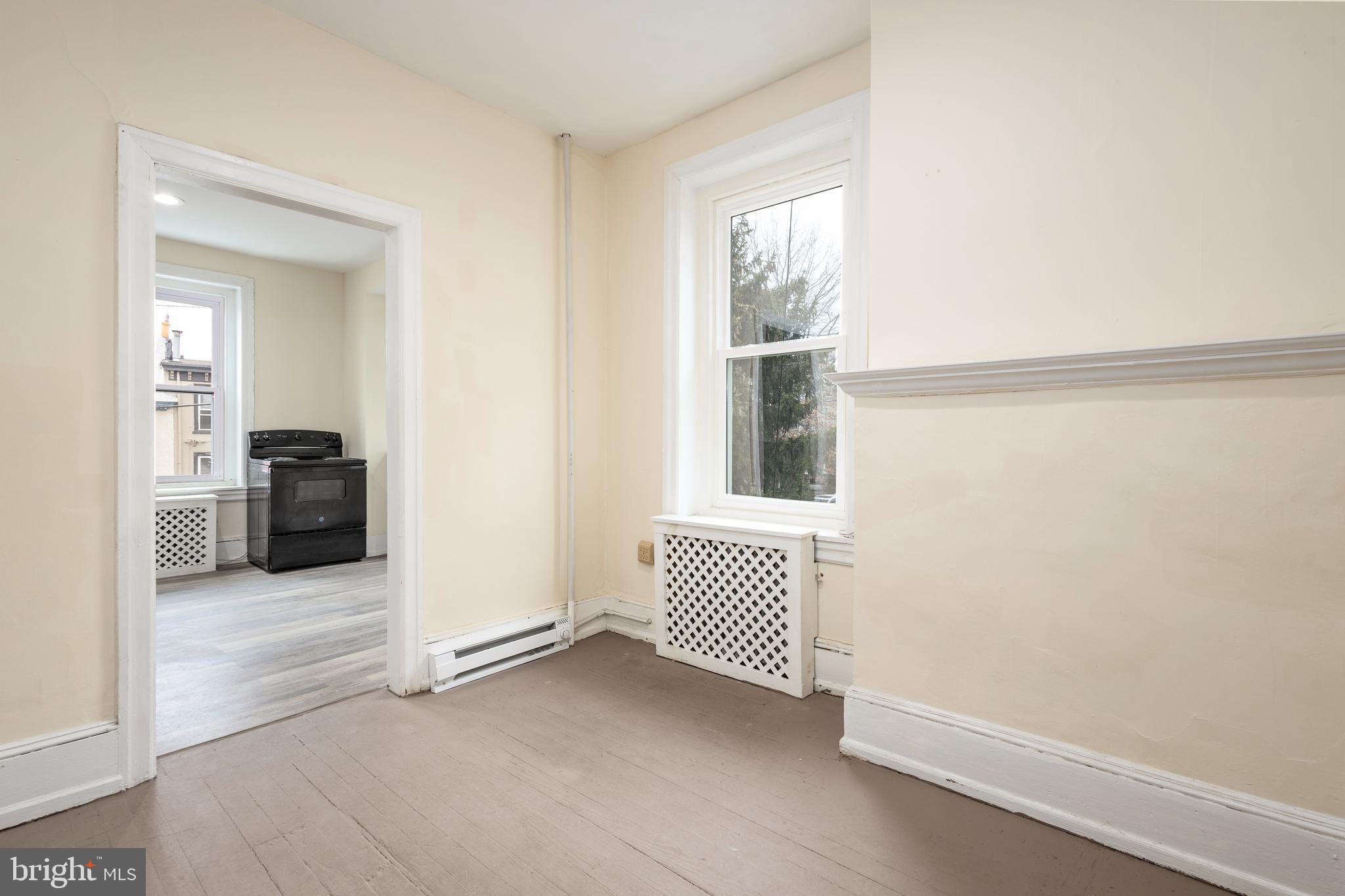 EAST FALLS - Residential Income