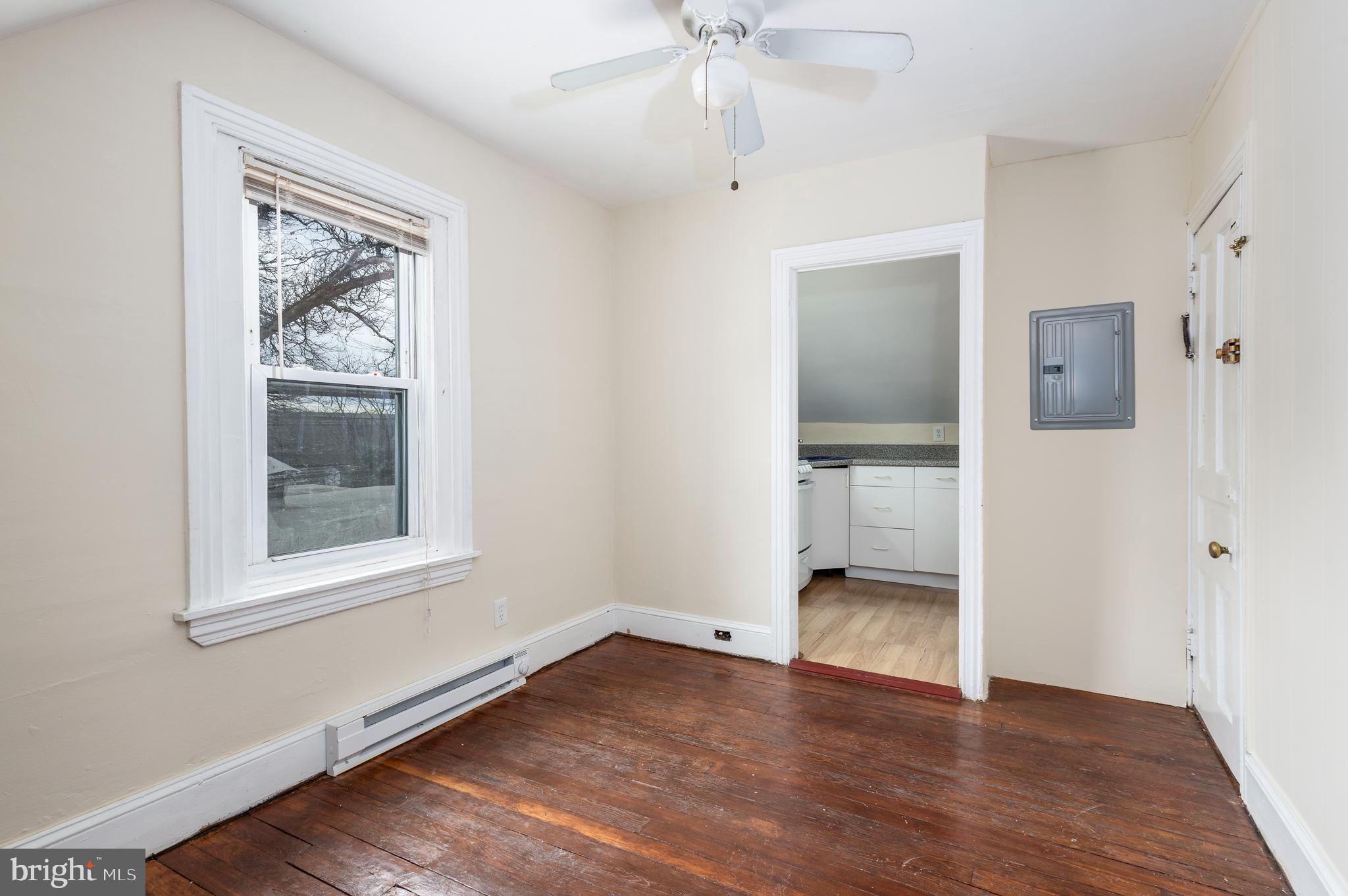 EAST FALLS - Residential Income