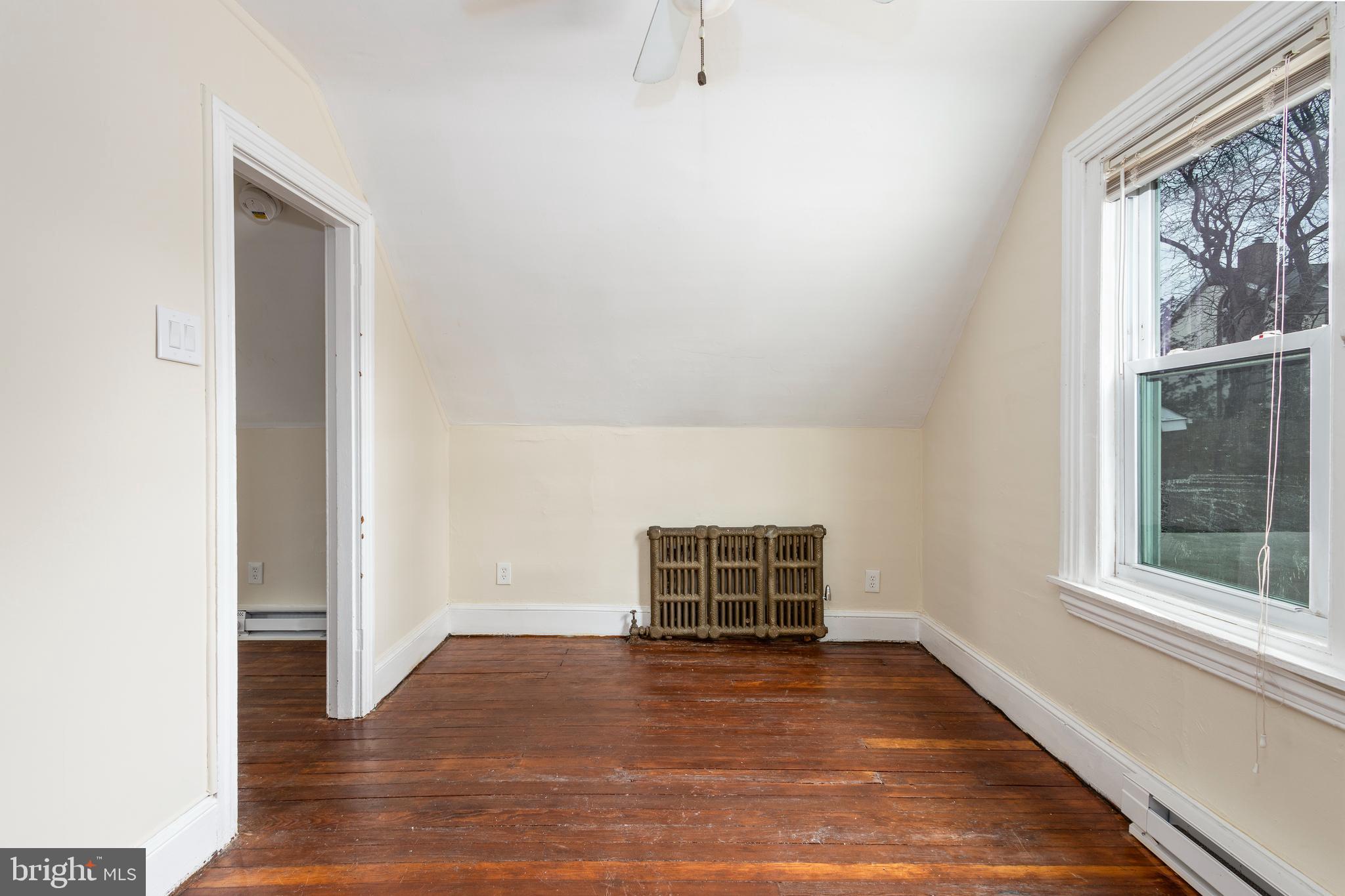 EAST FALLS - Residential Income