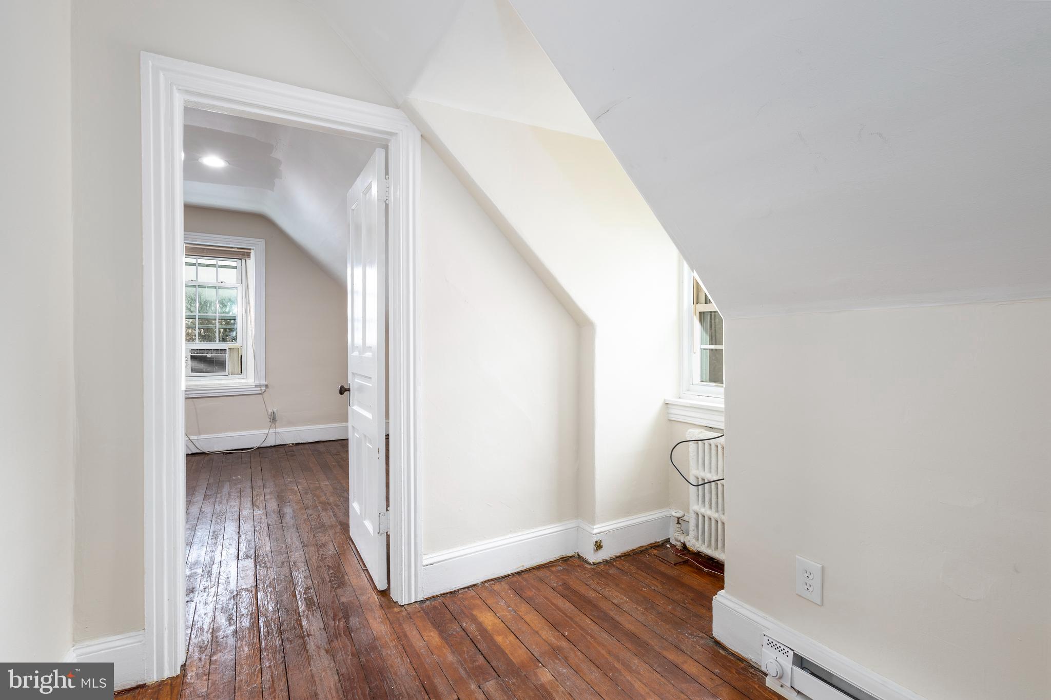 EAST FALLS - Residential Income