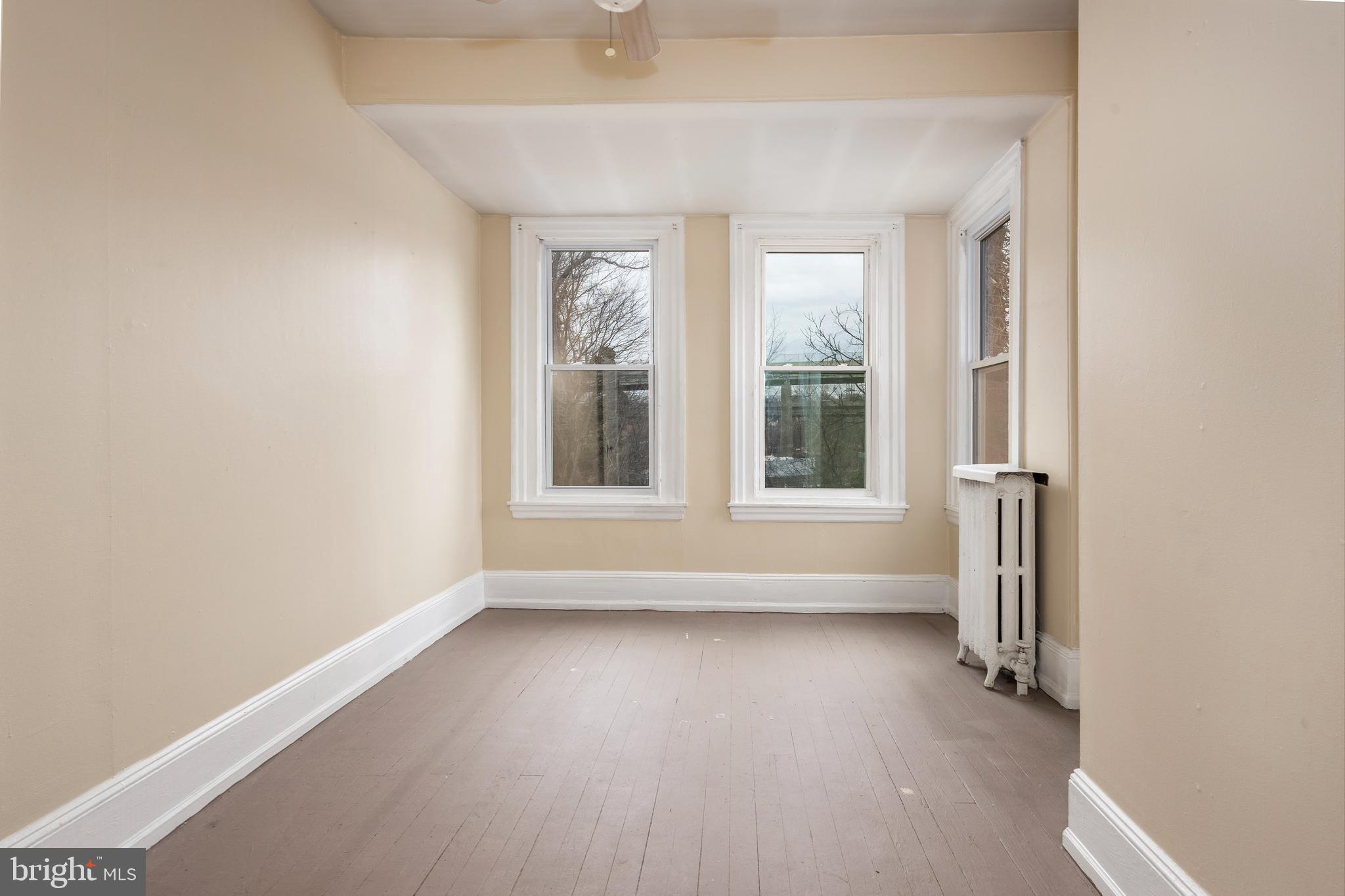 EAST FALLS - Residential Income