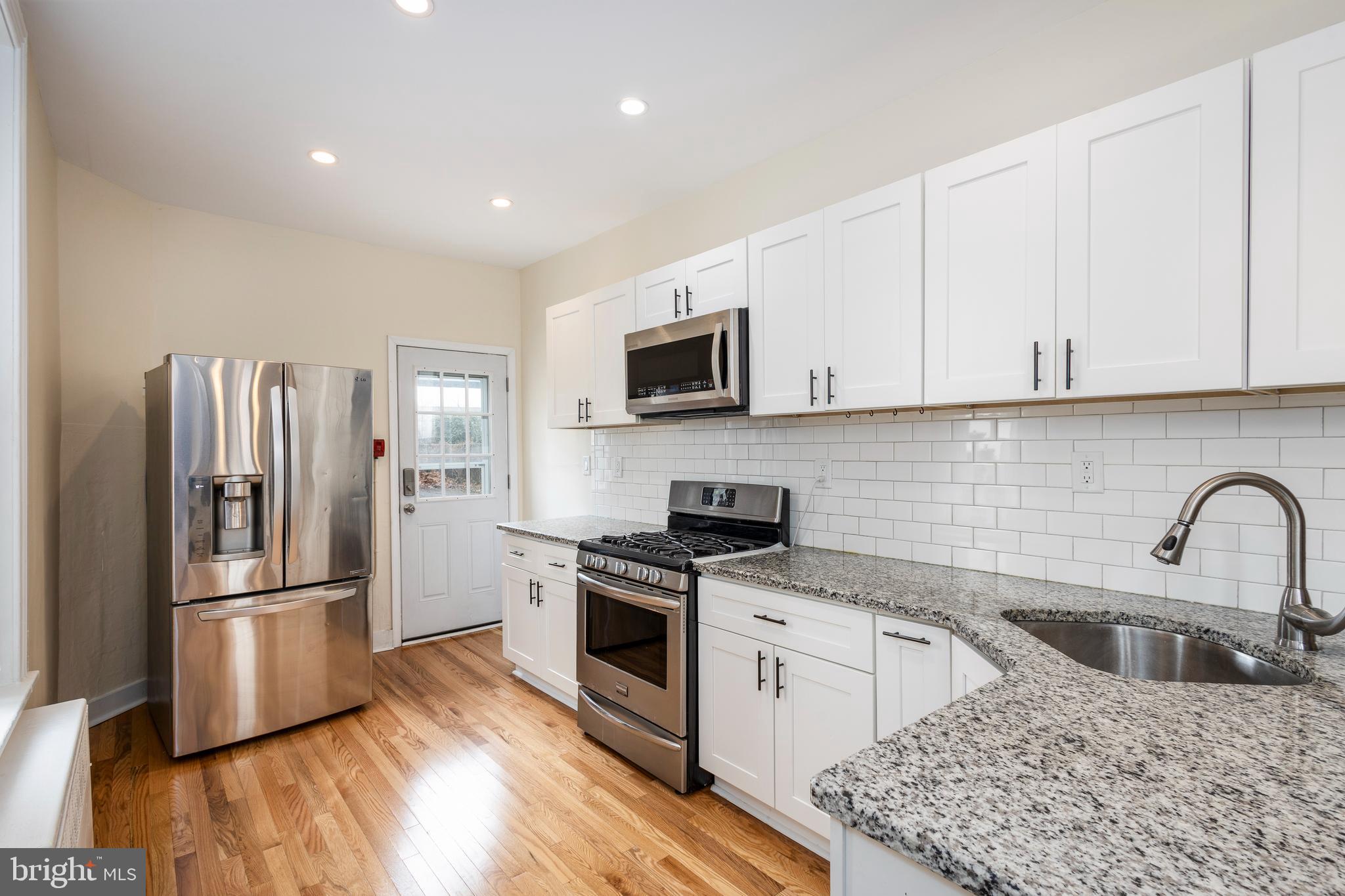 EAST FALLS - Residential Income