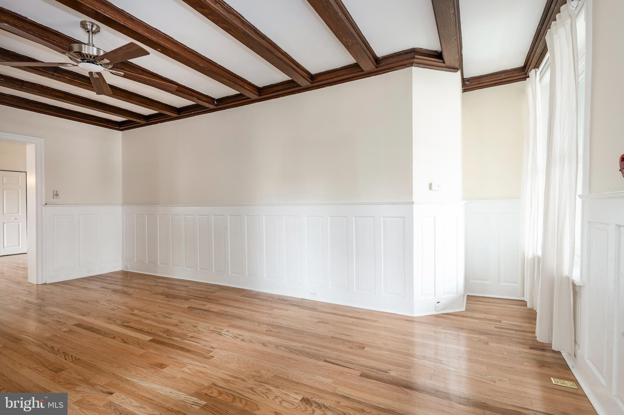 EAST FALLS - Residential Income